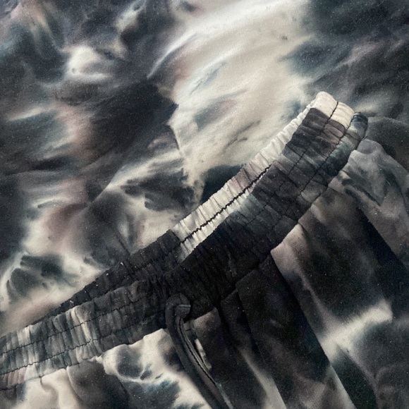 Size 5 tie dye jogger set - Picture 3 of 3